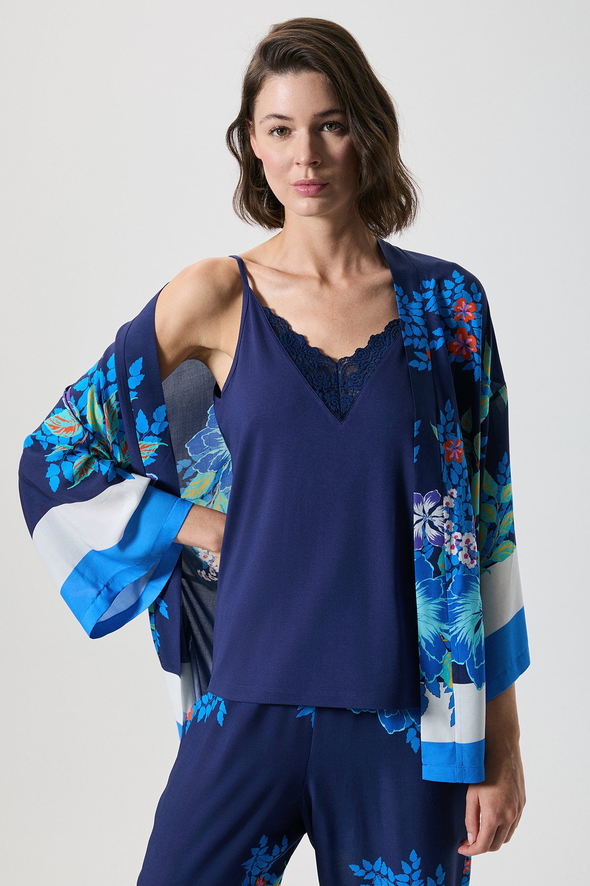Bleu d’Éternité - Ensemble 3 Pcs -  Élégance lumineuse et sensualité raffinée