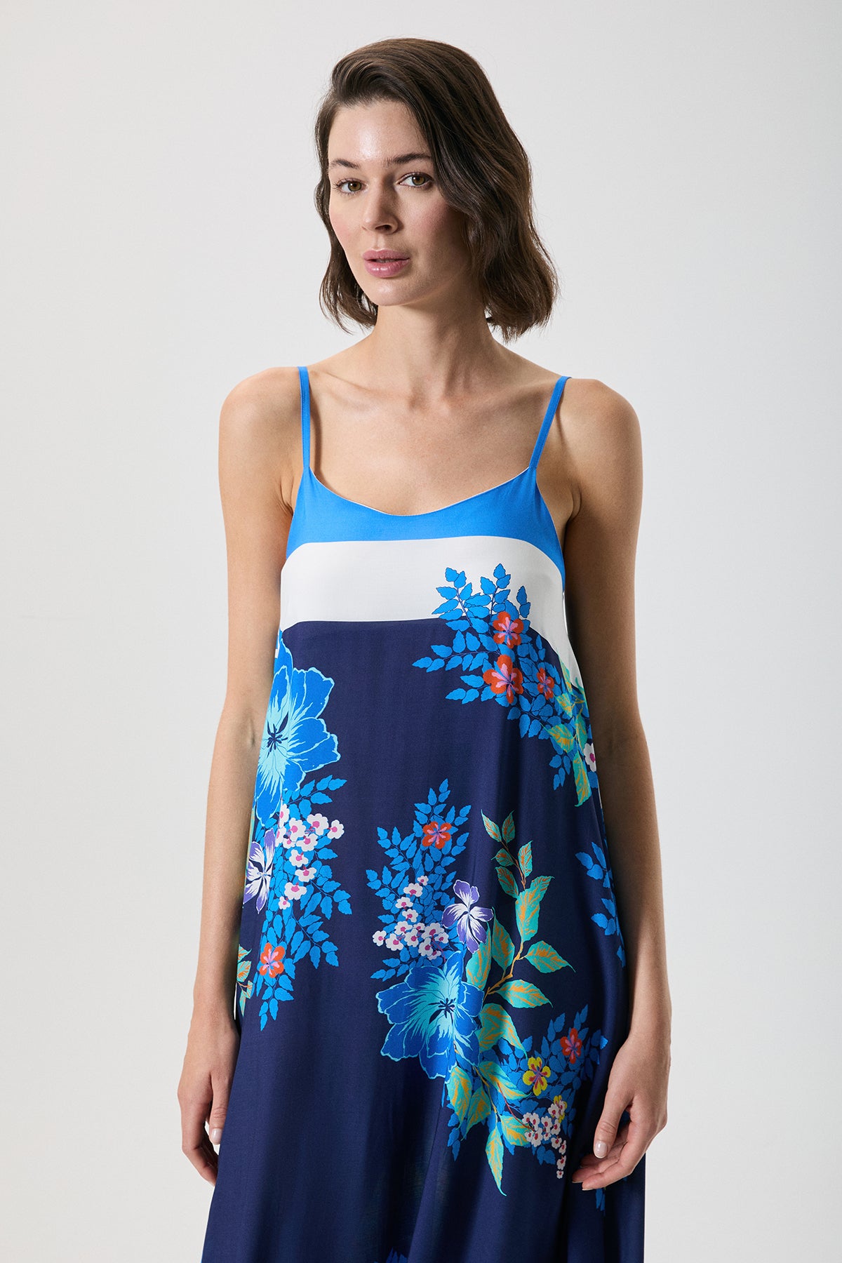 Aube Florale - Robe longue - Lumière envoûtante et silhouette libre