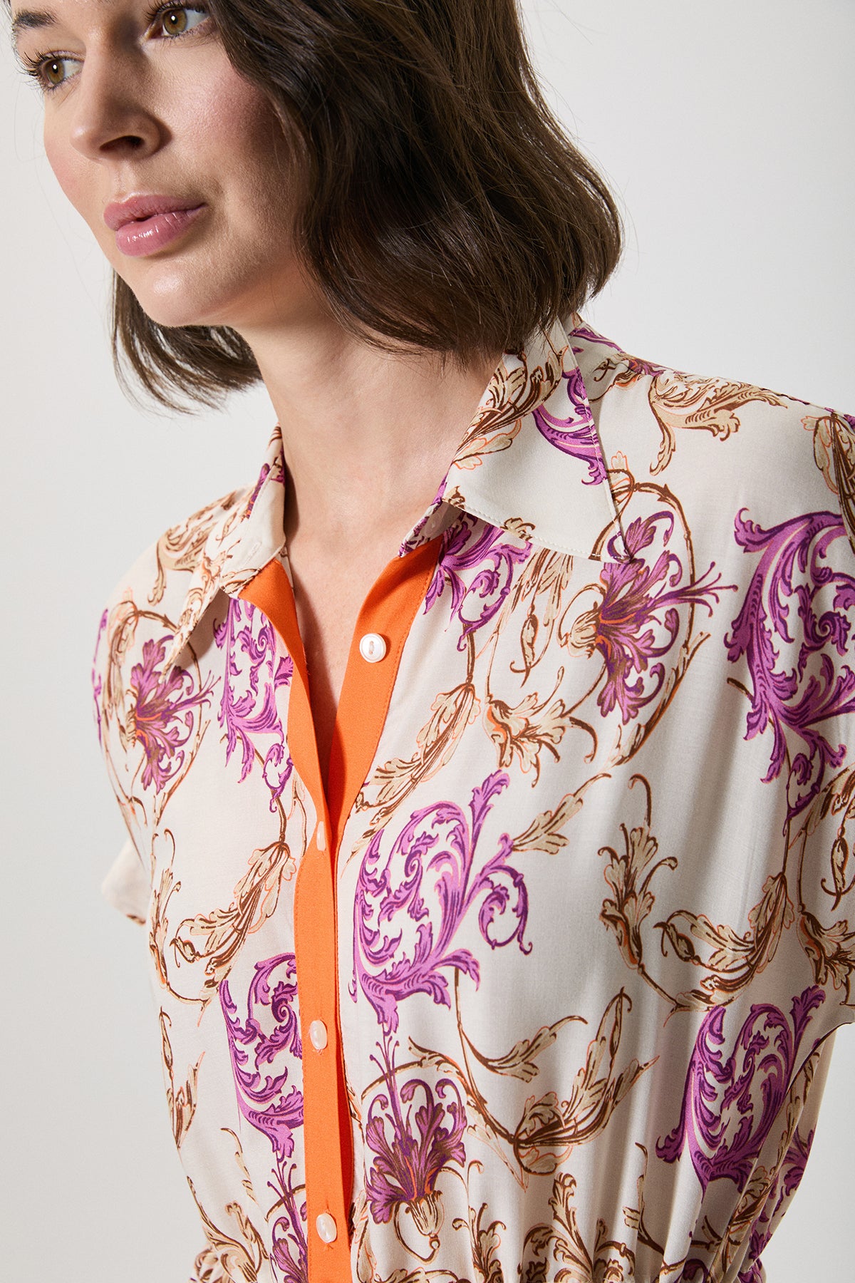 Douce Ambrée - Robe courte - Tendresse lumineuse et délicatesse sensuelle