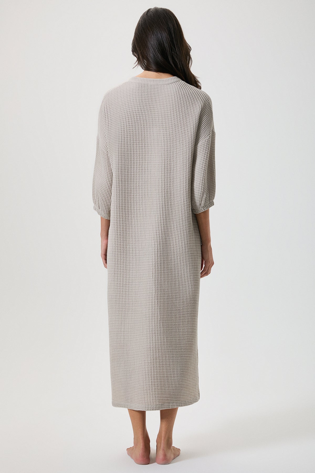 Éclat Serein - Robe longue - Tendresse enveloppante et délicatesse intemporelle