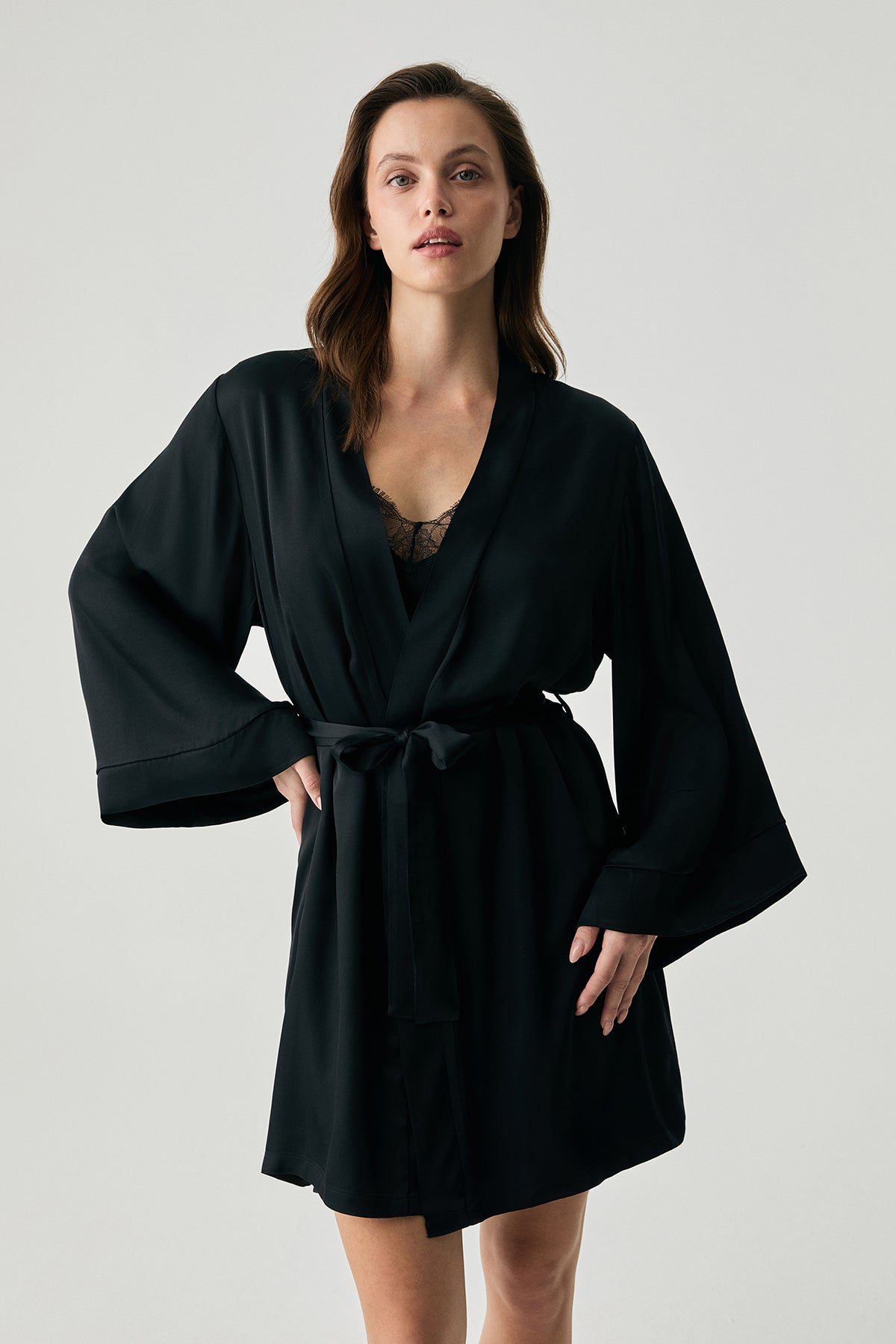Étreinte Noire - Robe de chambre femme - Allure envoûtante et charme intense