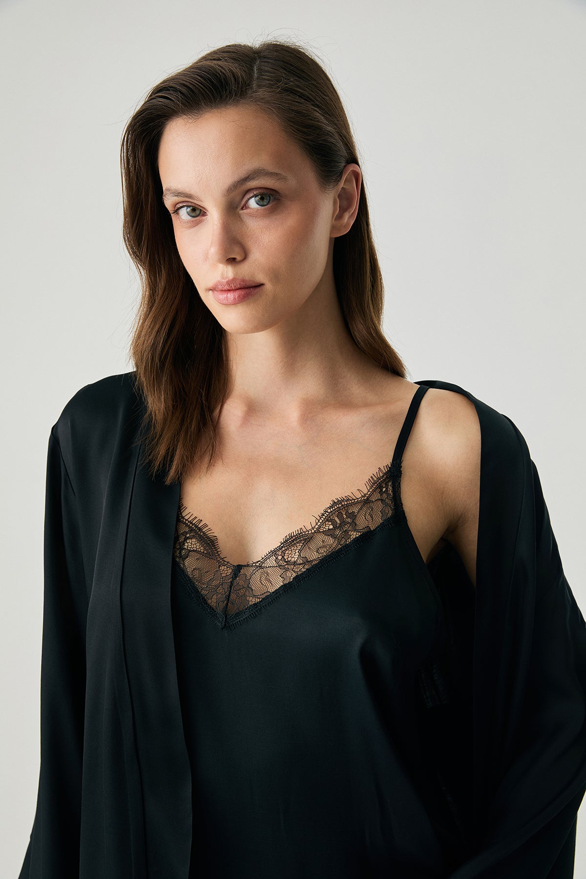Étreinte Noire - Robe de chambre femme - Allure envoûtante et charme intense