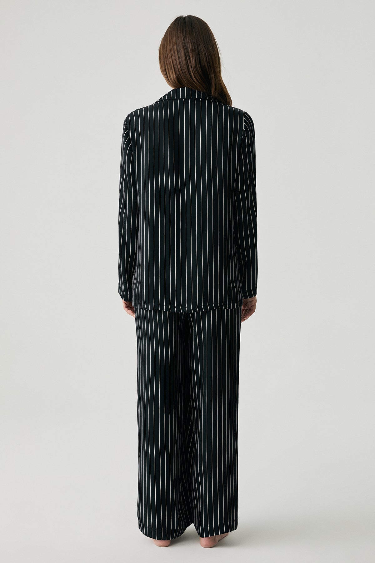 Tentation Noire - Pyjama boutoné - Allure envoûtante et élégance affirmée