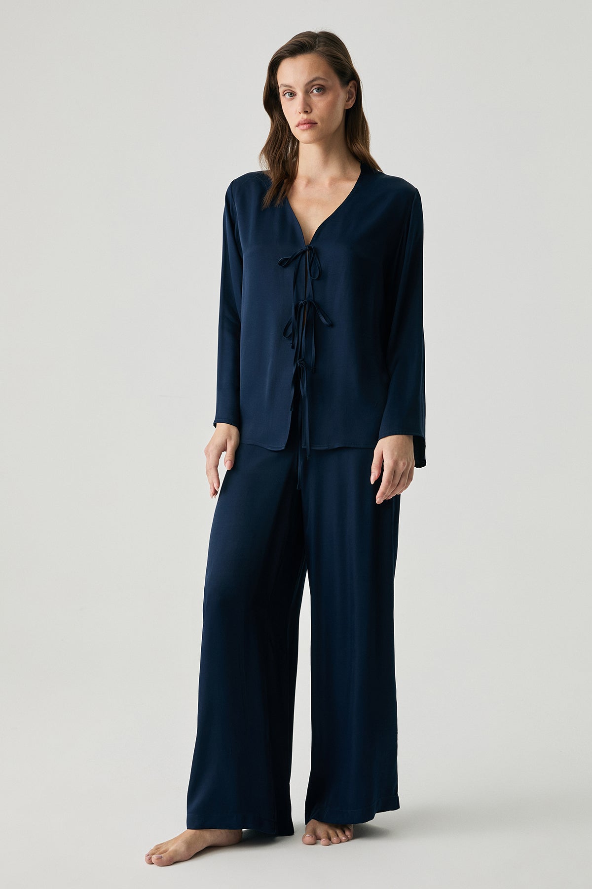 Nuit Élégante - Pyjama boutonné - Silhouette fluide enveloppante et allure chic intemporelle