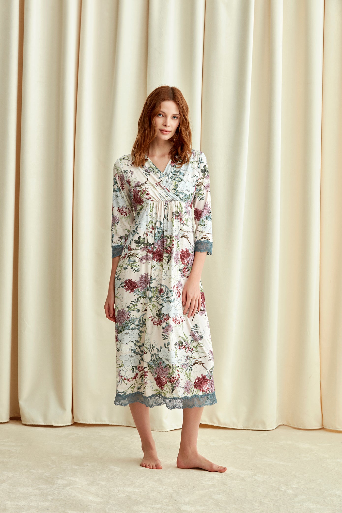 Robe longue maternité à imprimé floral